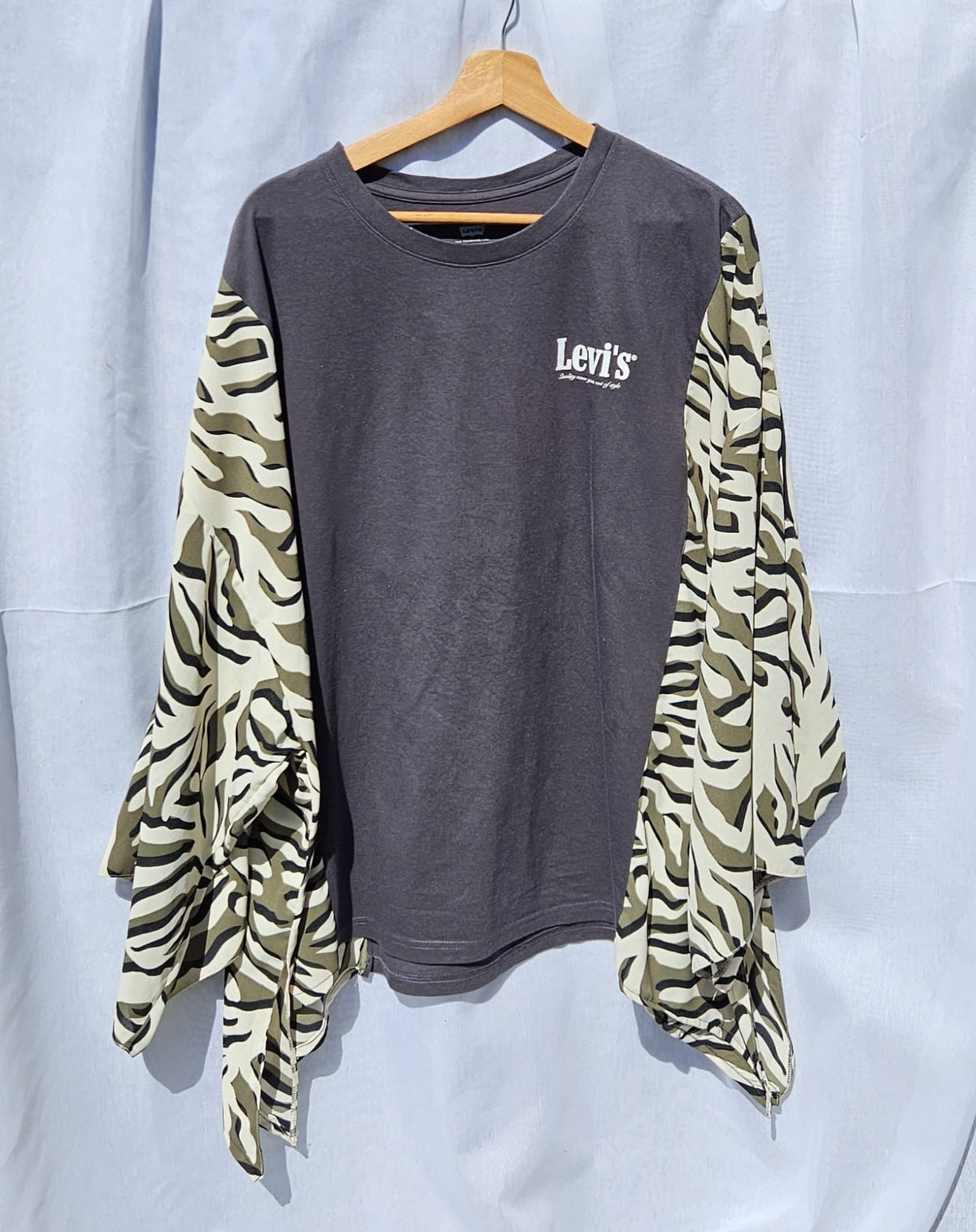 Levi’s Graphic Long Sleeve Shirt • Retro Band Tee • Western Boho Top • Unique Streetwear Outfit
