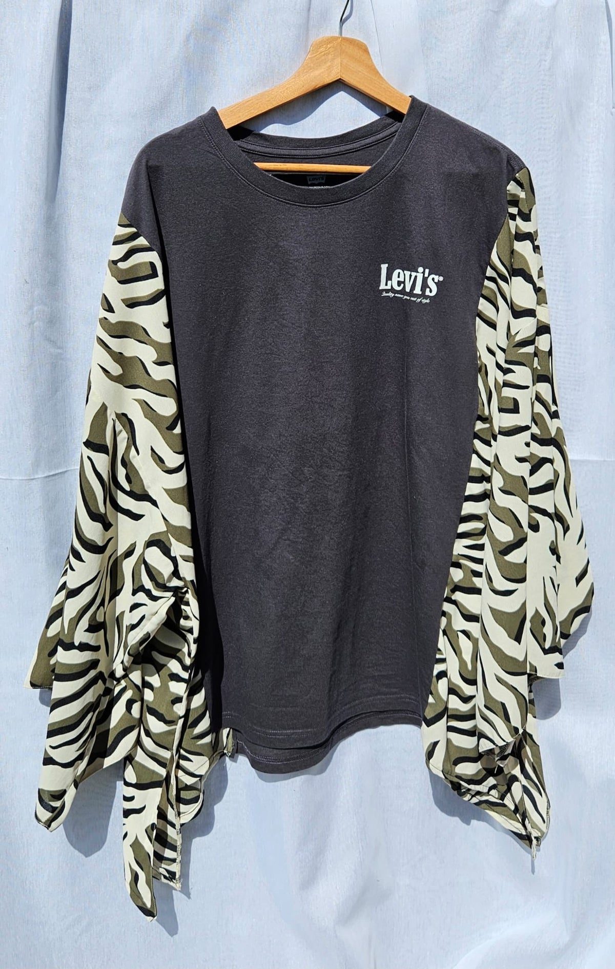 Levi’s Graphic Long Sleeve Shirt • Retro Band Tee • Western Boho Top • Unique Streetwear Outfit